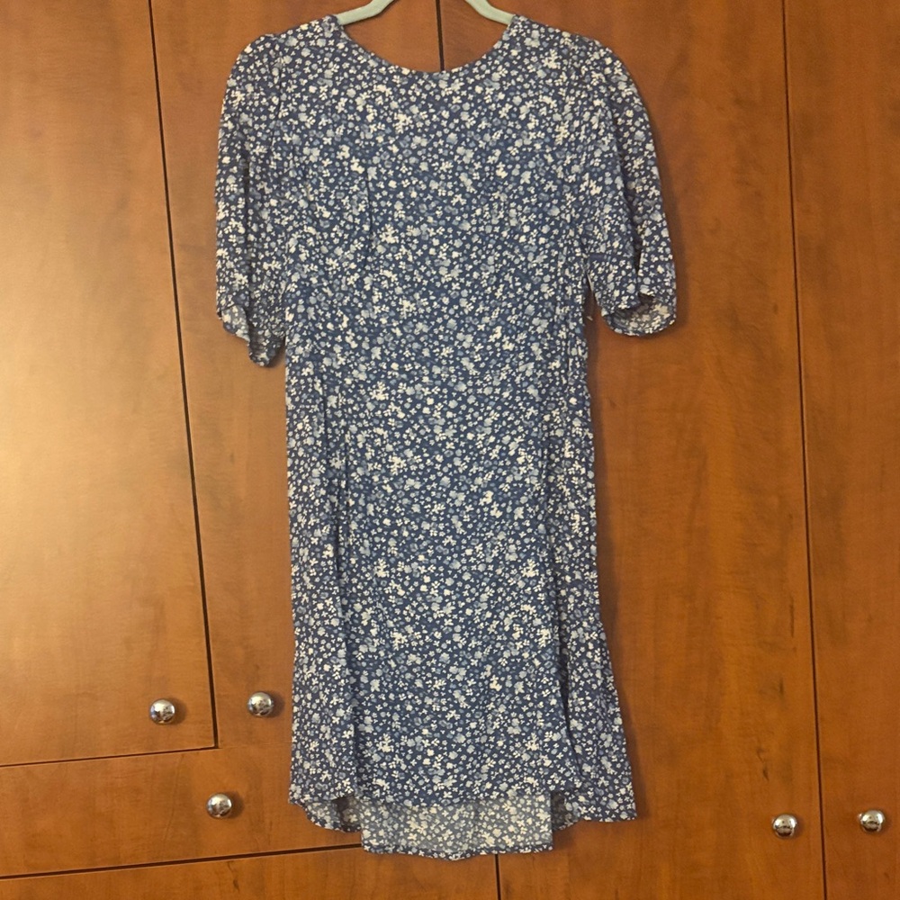 4/$20 🍂 NWOT Floral Cut-Out Blue Dress